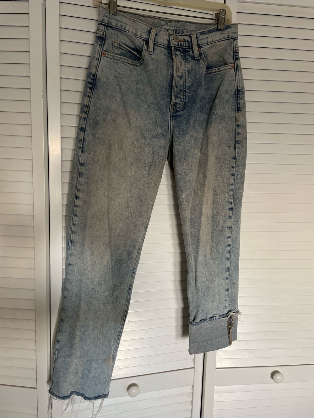 Light Wash High-Rise Women’s Jeans